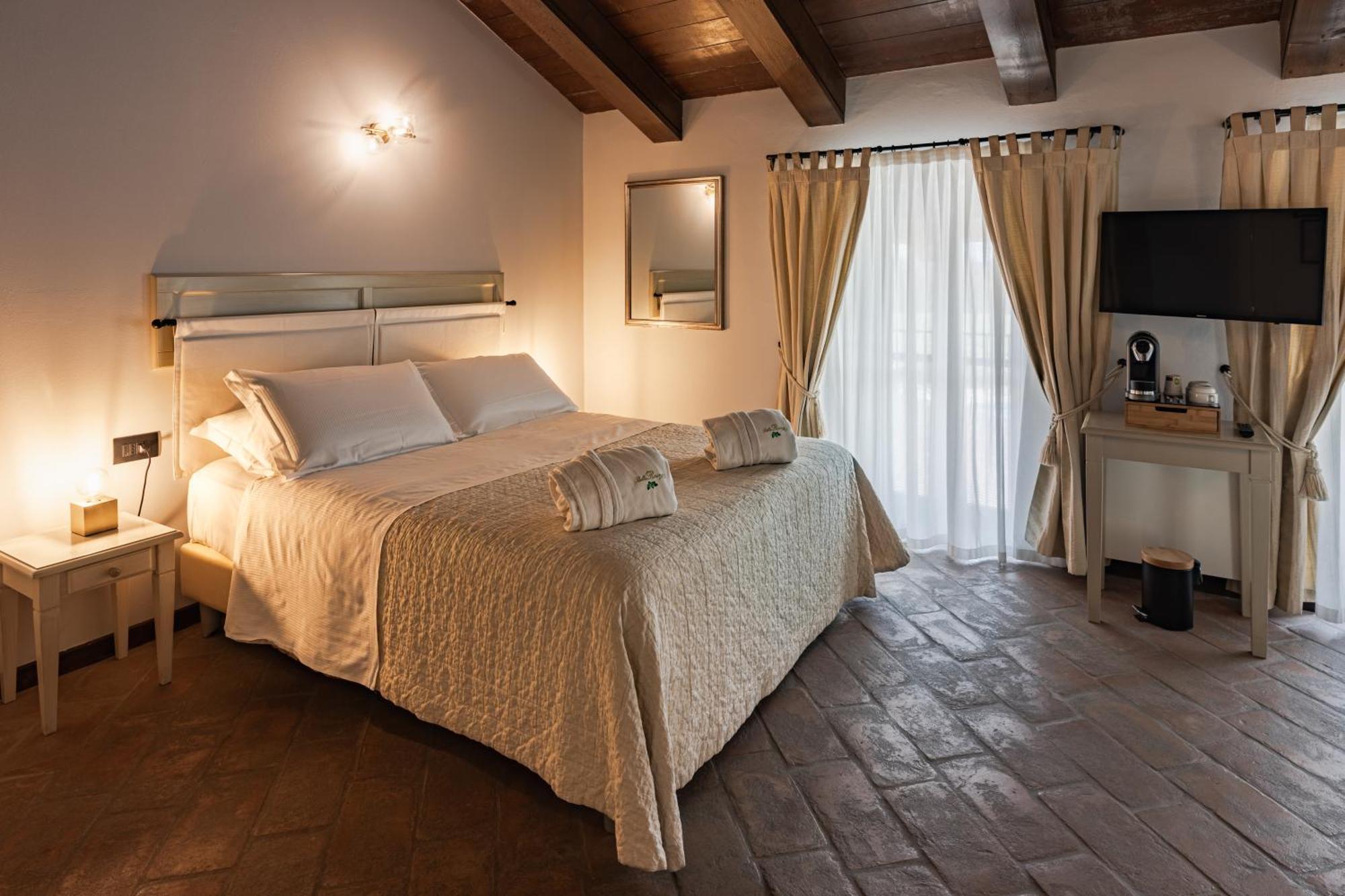 Relais Bella Rosina Pool & Spa La Cassa Экстерьер фото